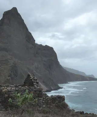 Folge den alten Eselspfaden entlang der Steilküste auf Santo Antão